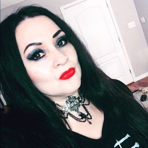 Meet your Posher, Lilia